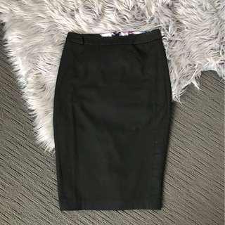 Portmans Black High-Waisted Work Skirt size 6