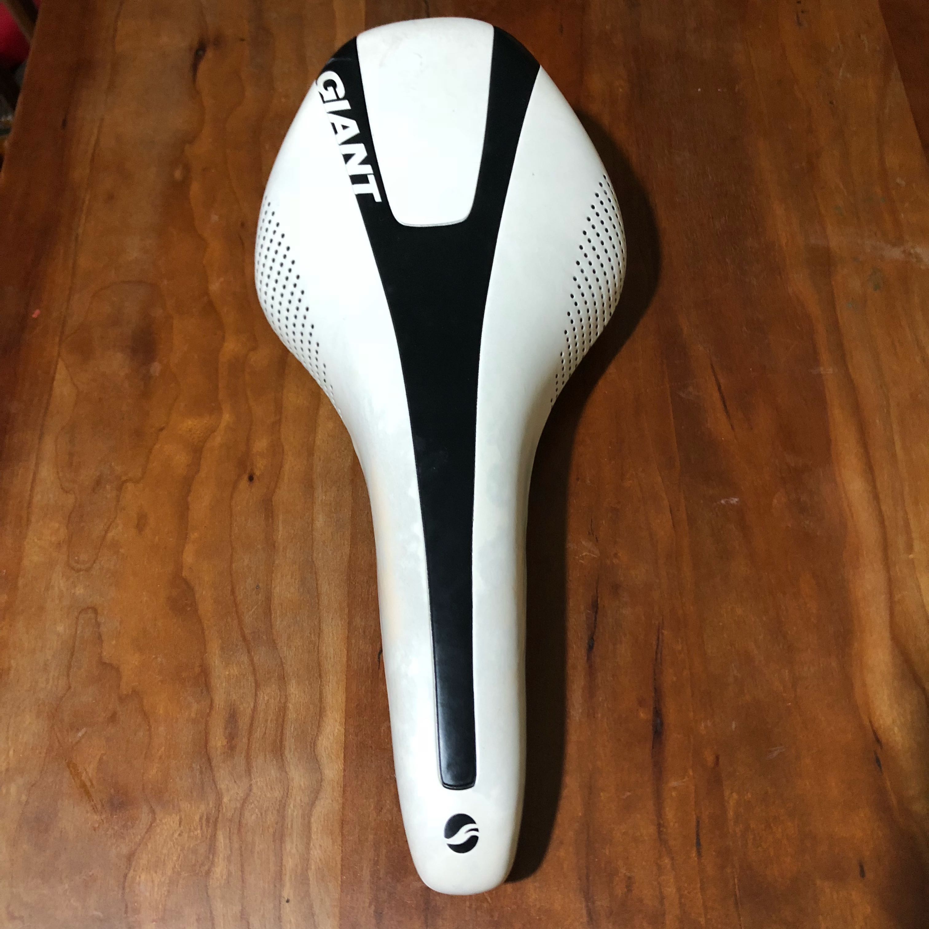 Giant velo 2025 saddle