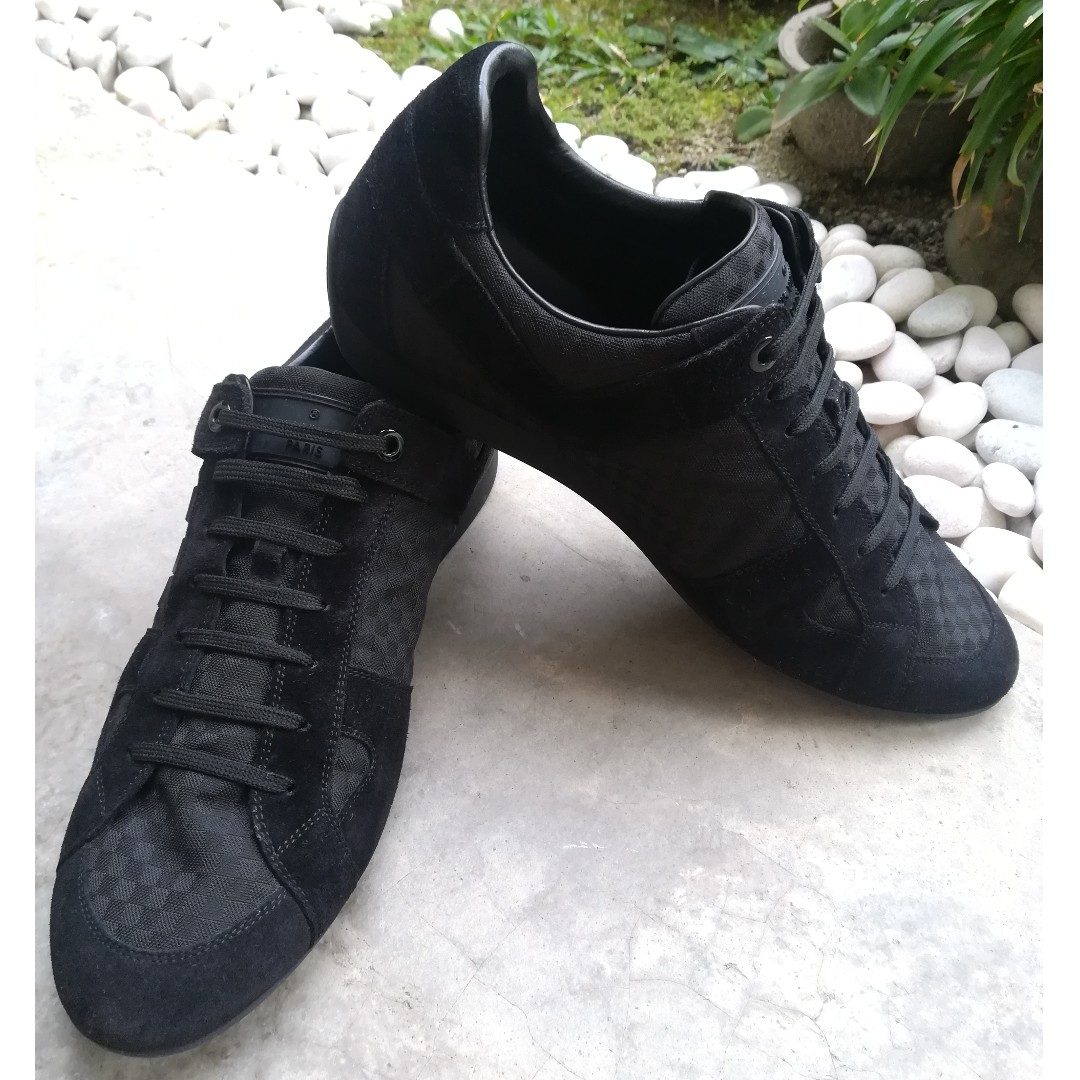 XMAS25 Louis Vuitton (LV) Shoes, Men's Fashion, Footwear, Casual shoes on  Carousell