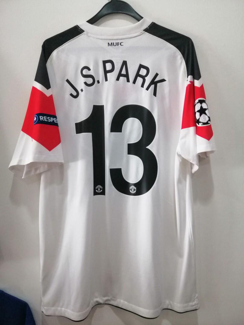 manchester united jersey london