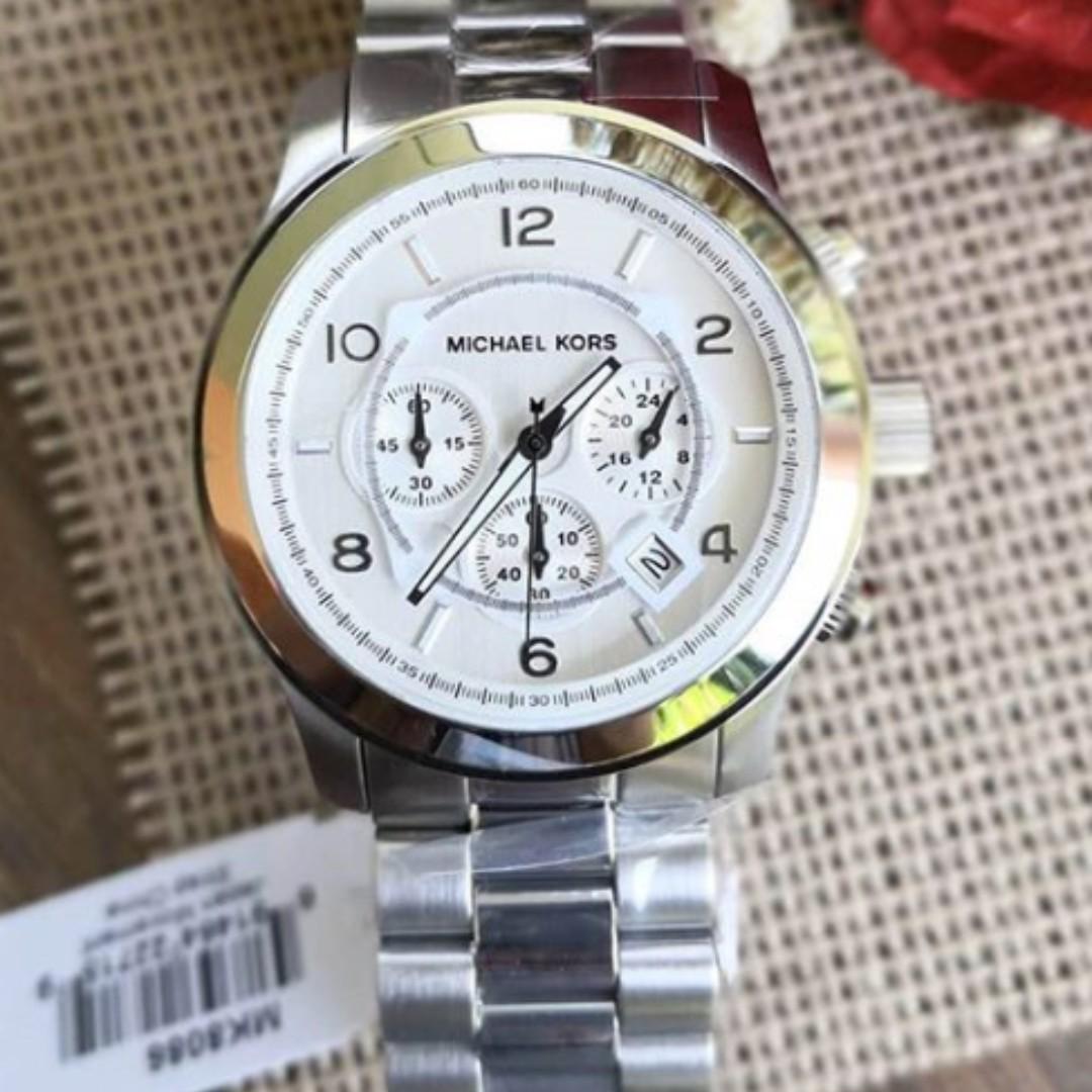 Michael Kors Runway Chronograph Champagne Dial Silver tone Men s