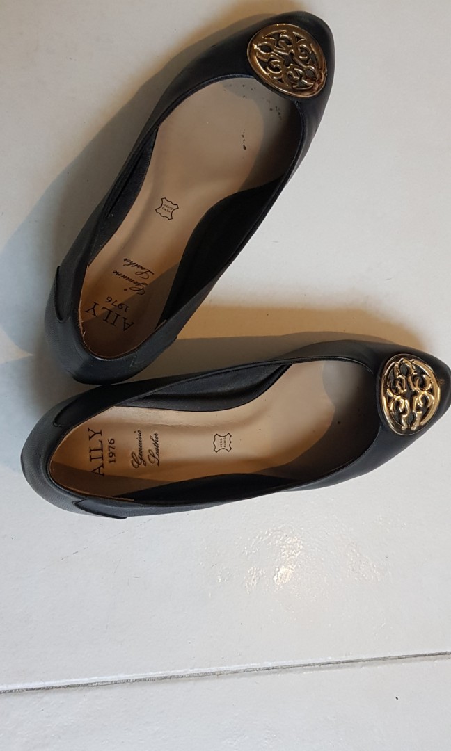 Rarely worn Aily shoes, Women's Fashion, Footwear, Flats on Carousell