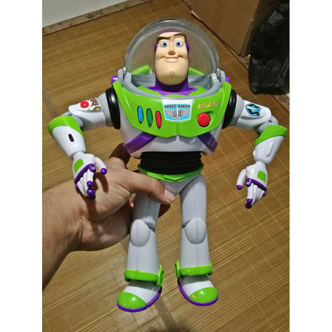 Thinkway Toys Toy Story Signature Collection Buzz Lightyear