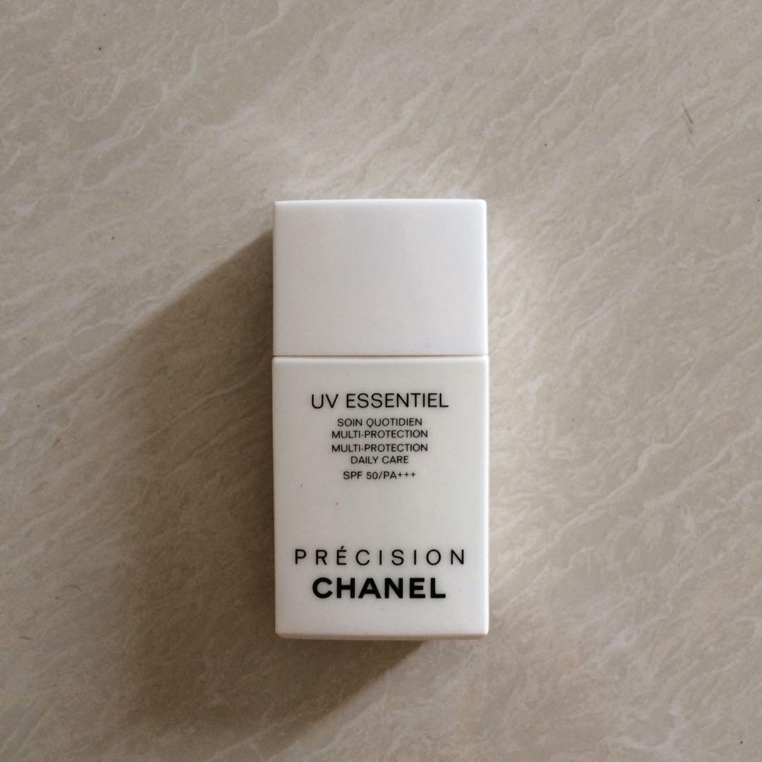 Chanel UV Essentiel Daily UV Care Sunblock SPF 50, Kesehatan & Kecantikan,  Kulit, Sabun & Tubuh di Carousell