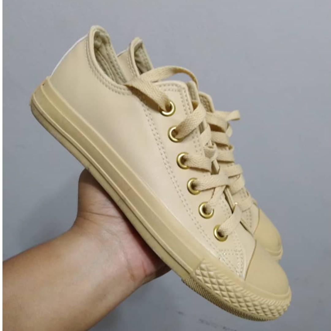 Nude on sale color converse