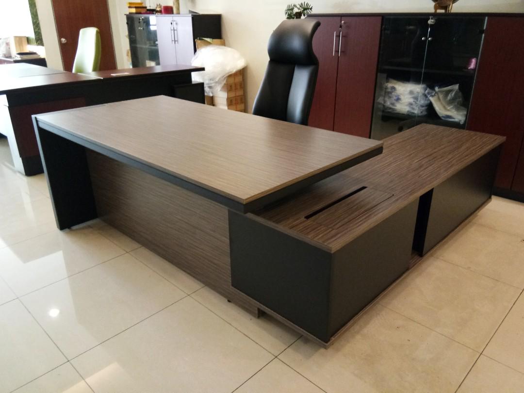 由 eugene84chan (刊登 ID 188443383，圖片 1) 提交，位於 Sungai Buloh 的 Director Table Set (類別：Tables & Sets)，說明：Rm3800 for table only. *Installation services available. *Delivery within Klang valley. *Self collection available at Sungai Buloh. Amber Office System Follow our FB for more promotion: www.facebook.com/amberoffice Our happy customer: https://tinyurl.com/mwtn29q #Director #Executive #Table #Office Klang Valley area. West Malaysia: 50。
