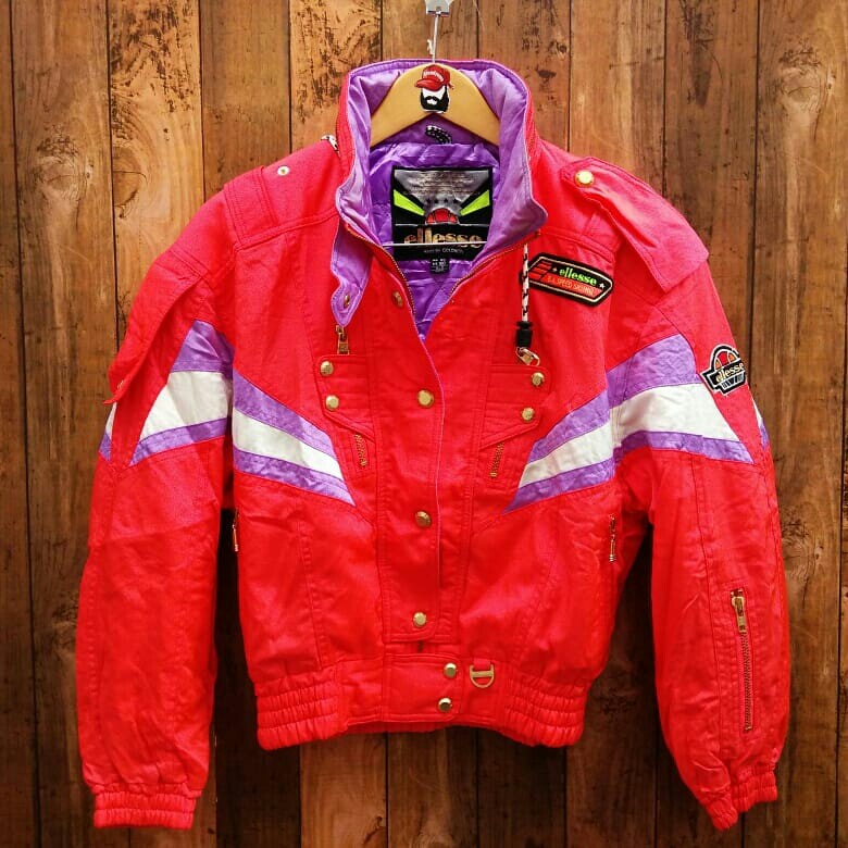 jaket vintage racing ellesse Fesyen Wanita Pakaian Wanita di Carousell
