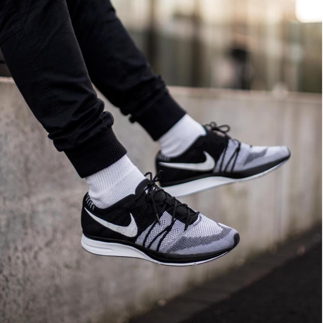 Contabilidad lucha Espectáculo LAST PAIR] NIke Flyknit Trainer Oreo, Men's Fashion, Footwear, Sneakers on  Carousell