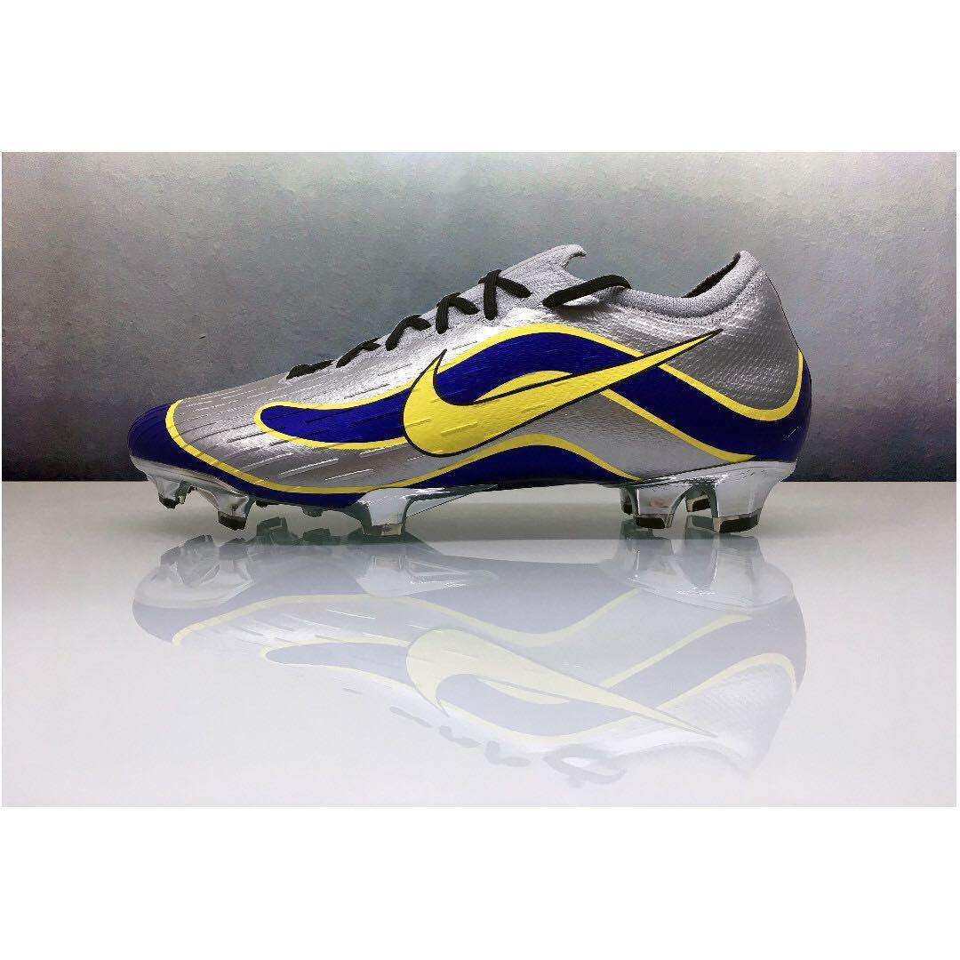 r9 football boots