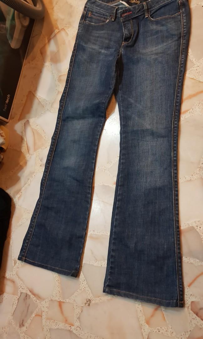 trumpet leg jeans