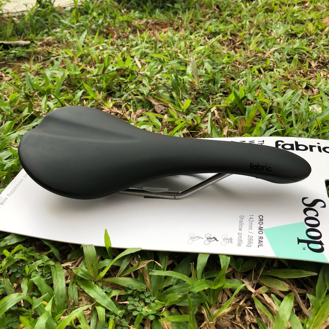 fablic Scoop Shallow Pro Team サドル　カーボン 004.jpg