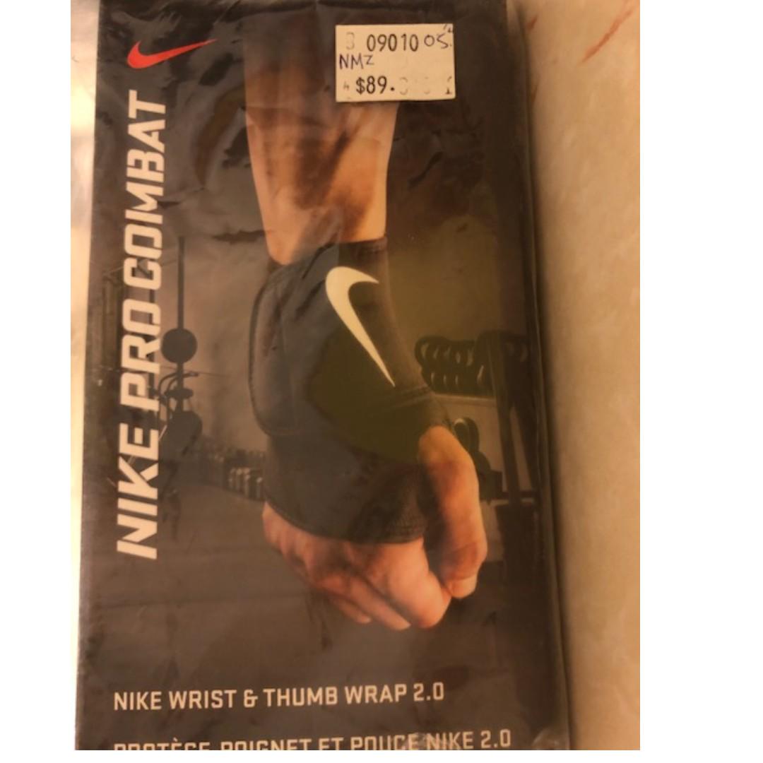 Nike pro combat wrist and thumb wrap 2.0 hotsell