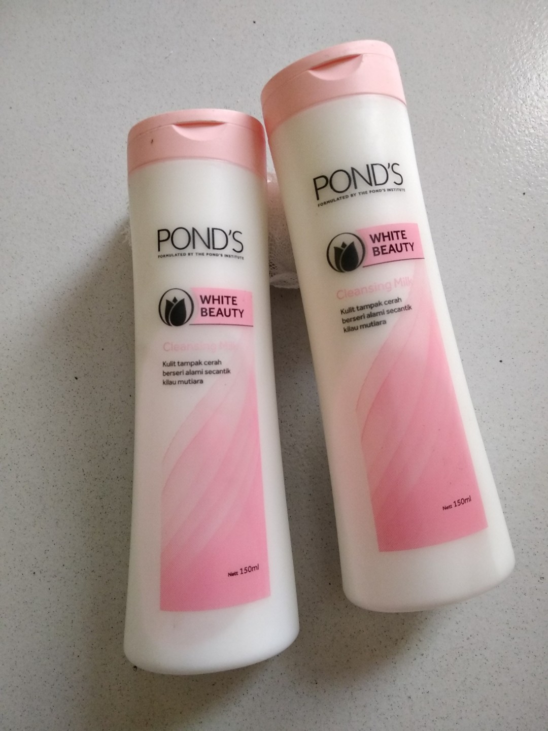 Ponds White Beauty Cleansing Milk 150ml Kesehatan Kecantikan Rias Wajah Di Carousell