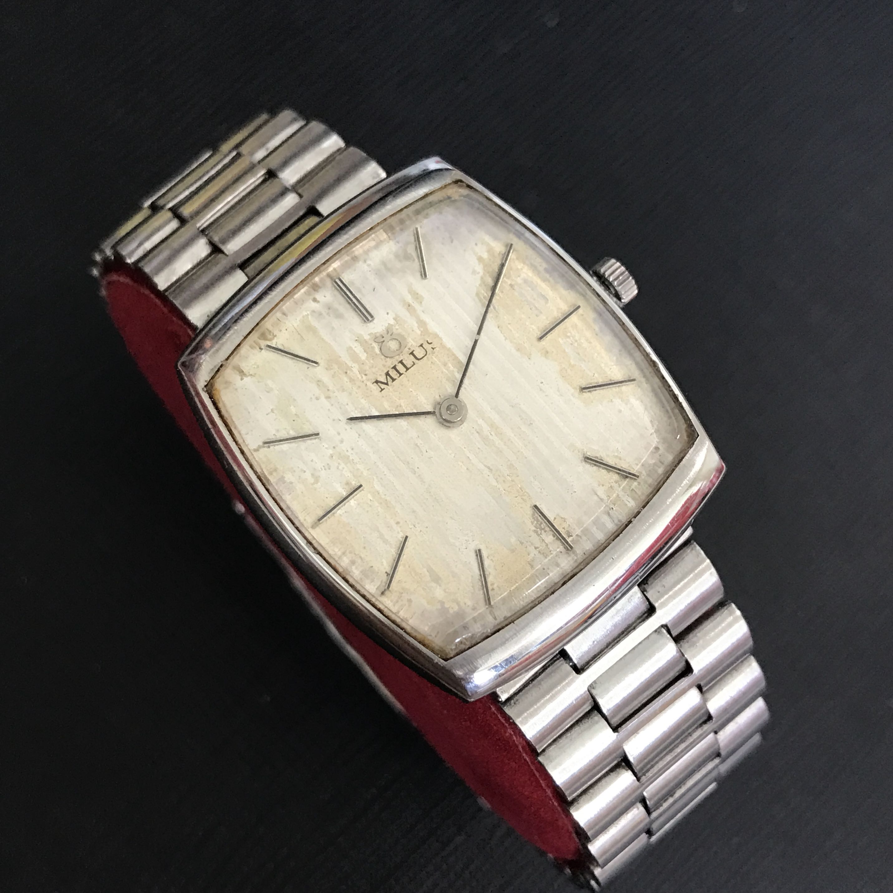 Milus discount watch vintage