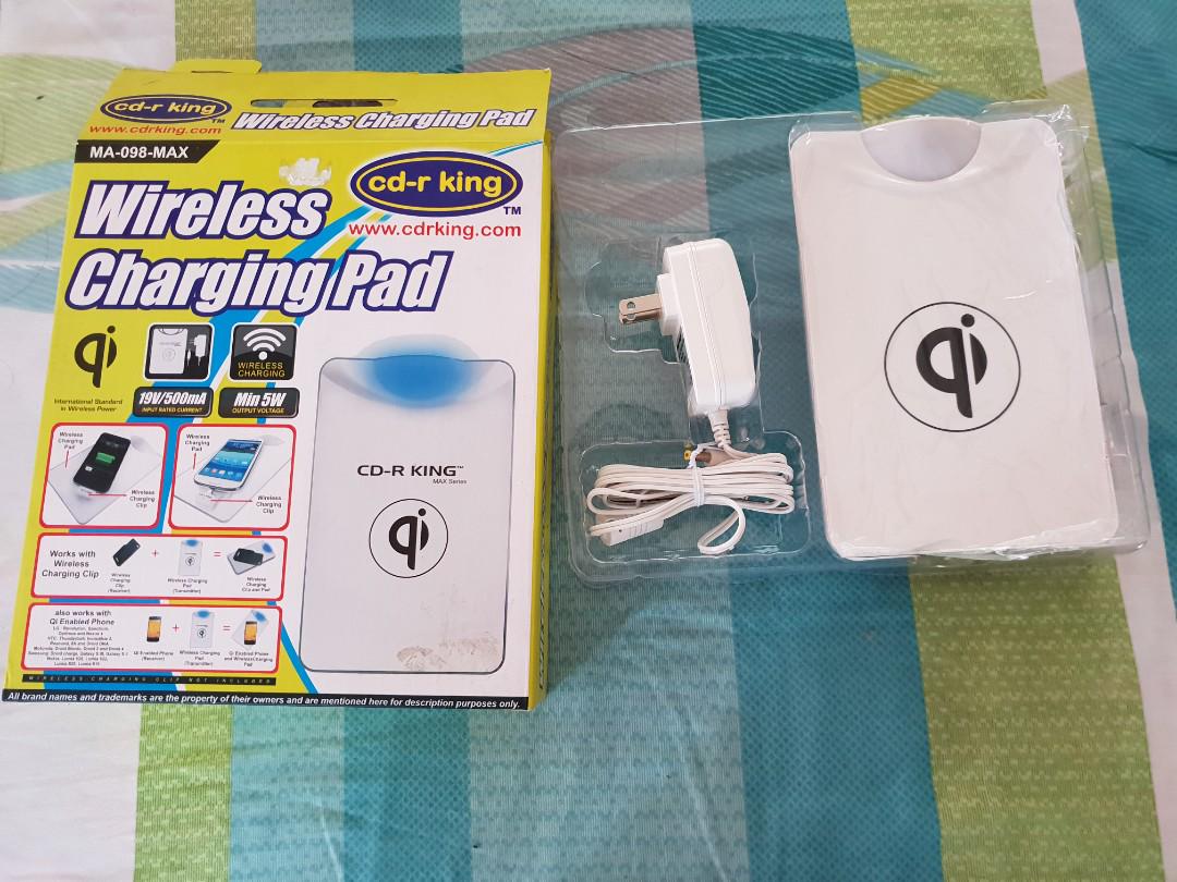 Wireless Charging Pad (CDR-KING) (Category: Chargers & Cables) located in Pasig City. Submitted by novelties_by_beth (Listing ID 188437546, Image 1). Description: Bought for 200 pesos. Never used..