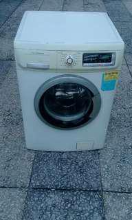 Electrolux Mesin Basuh auto 8kg