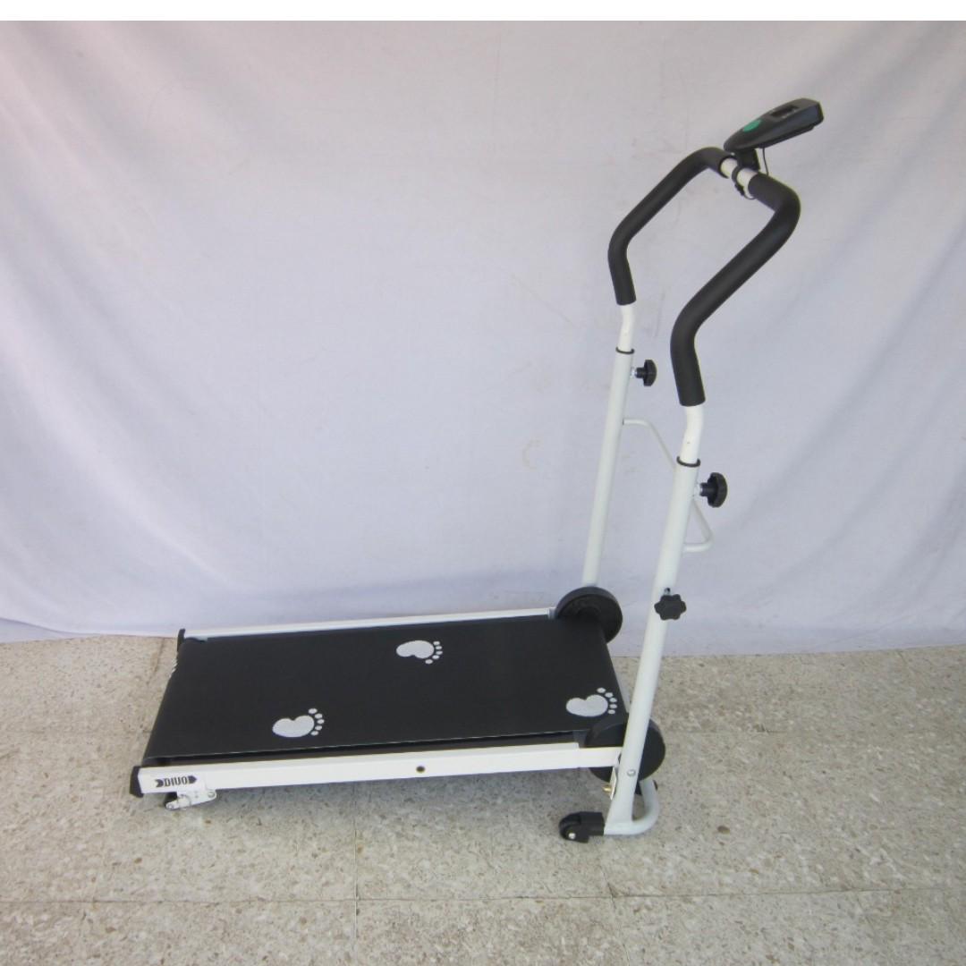Alat Fitnes Imut Alat Olahraga Jalan Kaki Ditempat Treadmil Mini Qn B 214 Olah Raga Perlengkapan Olahraga Lainnya Di Carousell