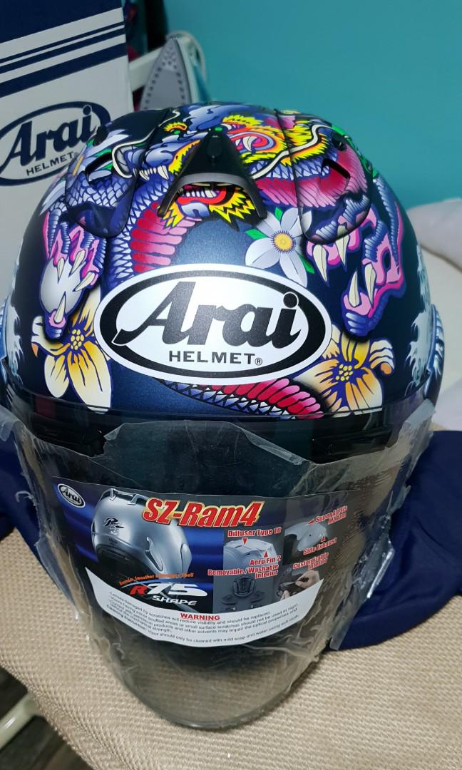 arai helmet oriental Quantum-X - Black Frost - Size Large Improved glance off ability A smooth shell is key to a helmets ability to slide across a surface or Glance Off an obstacle during an impact The sequel to the hugely