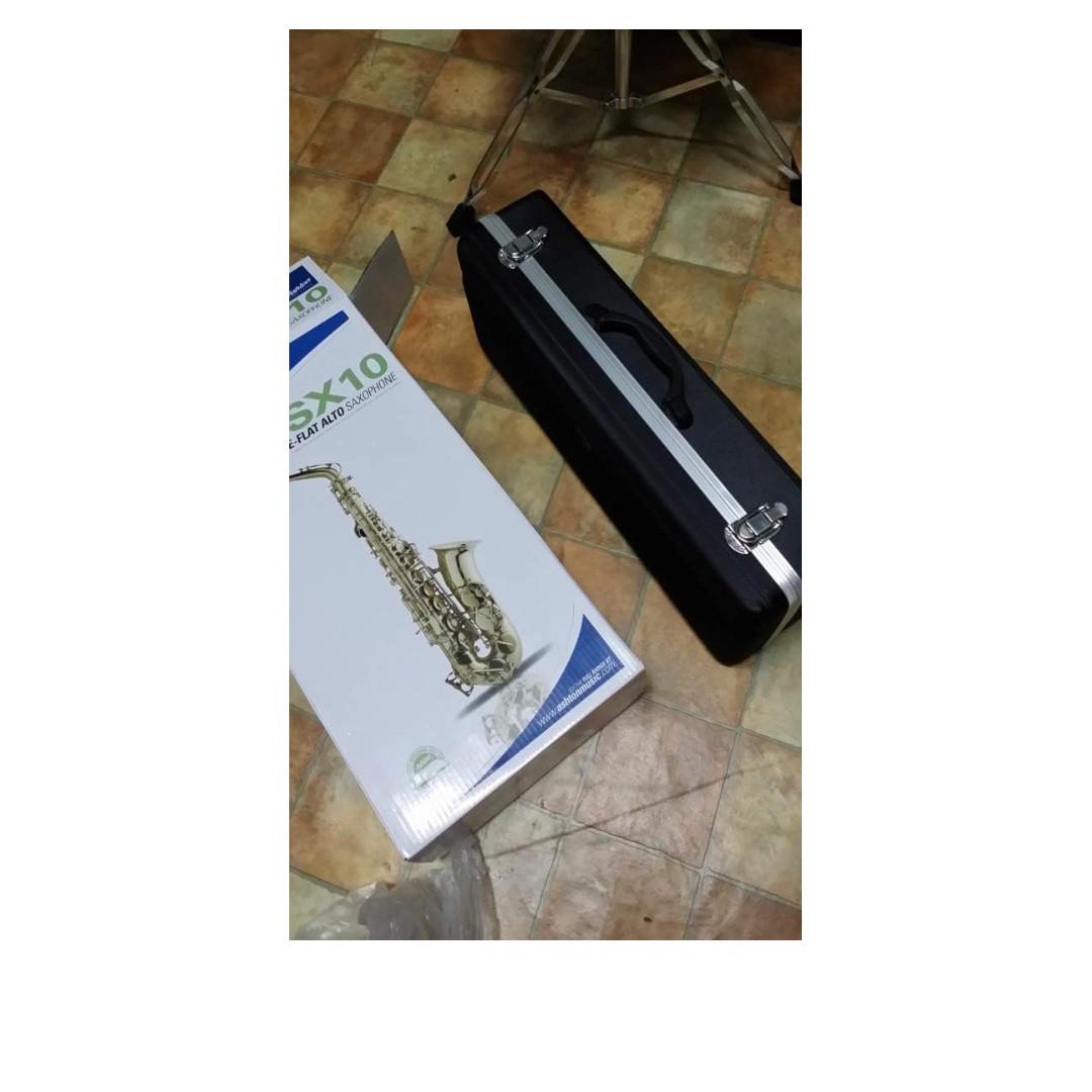 Ashton alto hot sale saxophone