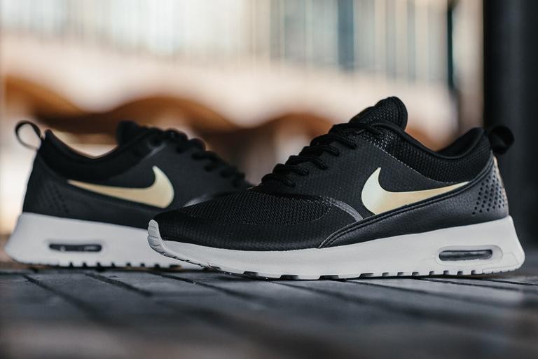 white and gold air max thea