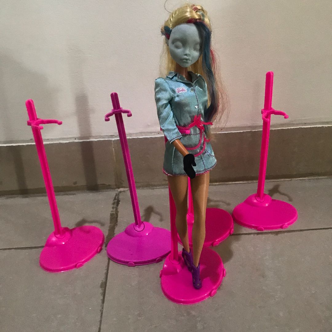 barbie doll stand