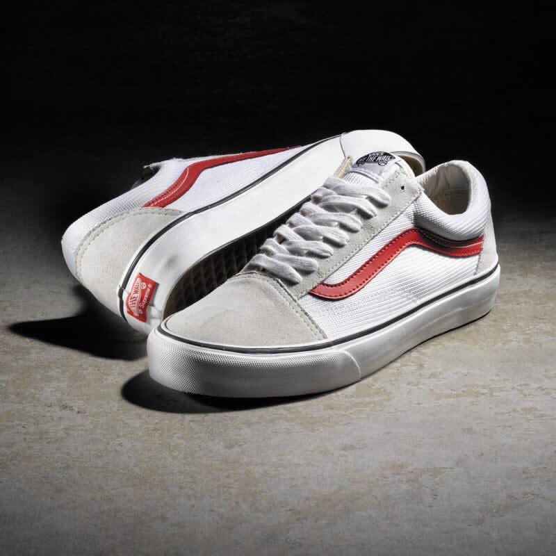 Shopping > white vans with stripe