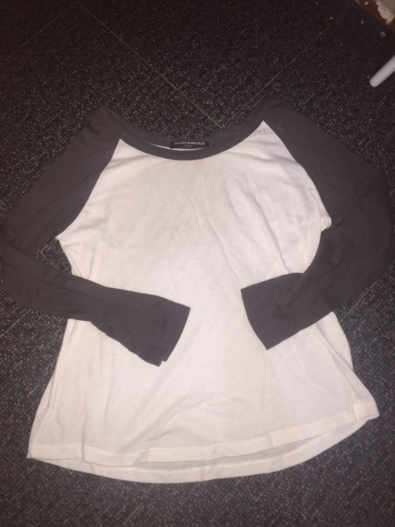 Brandy Melville Candace Raglan Top (Category: Others Tops) located in General Trias. Submitted by samwhere (Listing ID 188334427, Image 2). Description: ✨Very flattering and pretty in actual ✨7/10 condition ✨100% Authentic ✨(when worn photo is from Brandy Melville's Website) .