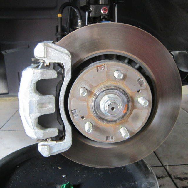 Evo 3 brake caliper clearance