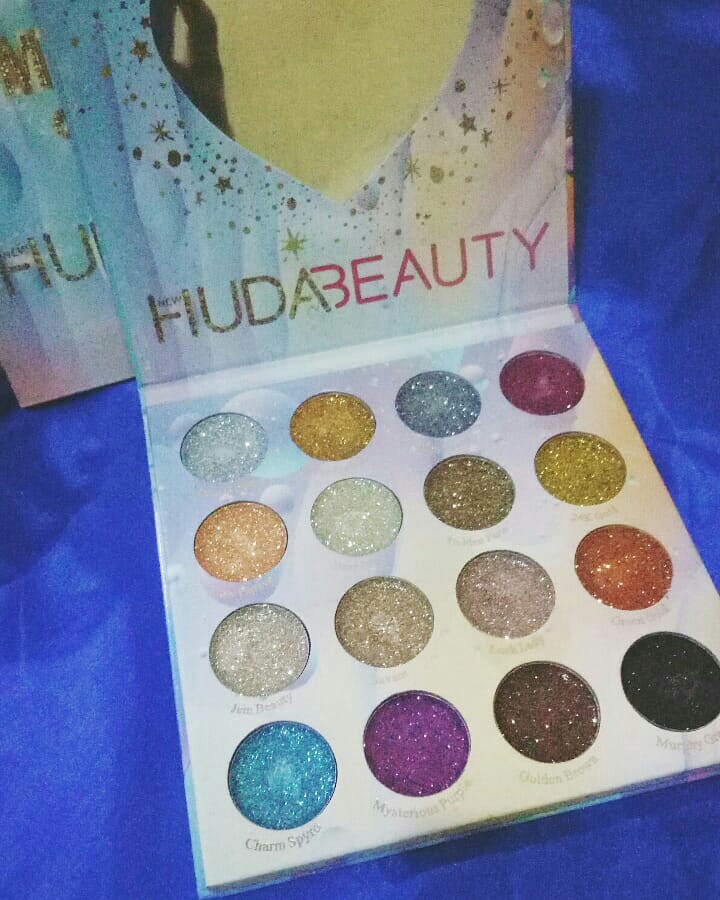 HUDA BEAUTY GLITTER SHADOW, Kesehatan & Kecantikan, Rias Wajah di Carousell