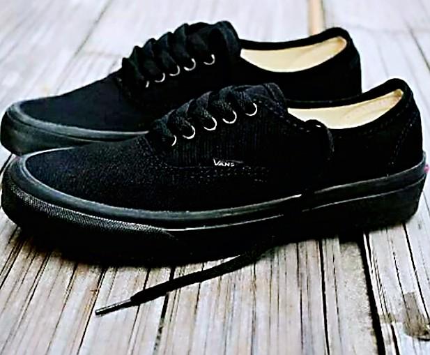 Sepatu deals merk vans