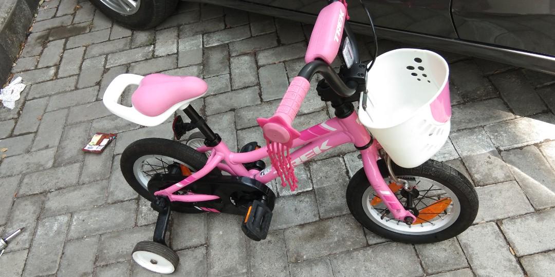 Sepeda anak TREK PRECALIBER 12 pink 