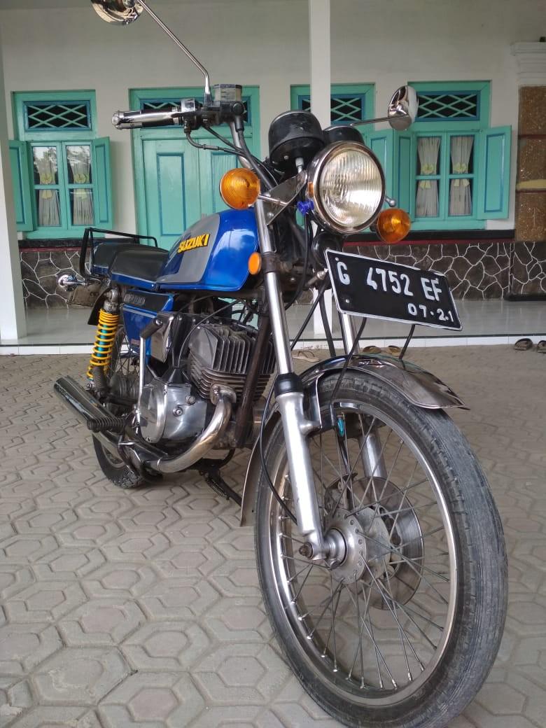 Suzuki Gp100 Motorbikes On Carousell