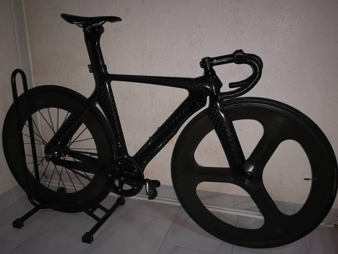 Carbon fixed outlet gear