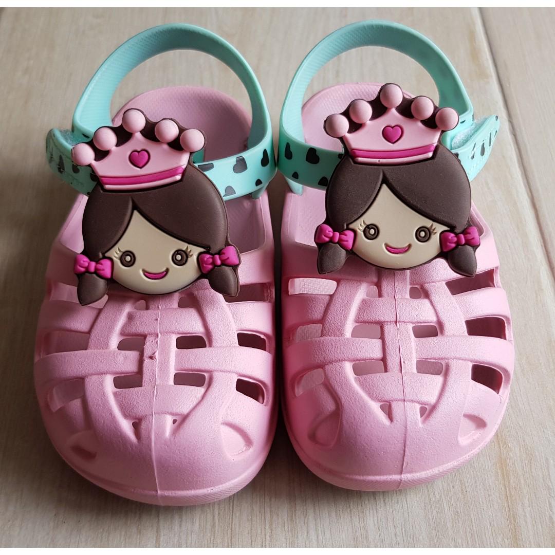 size 6 baby sandals