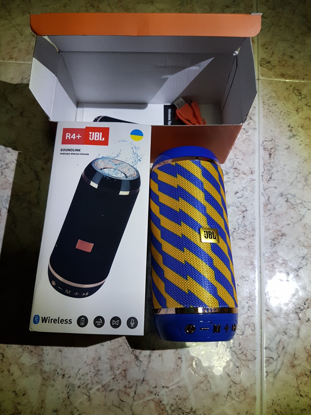 JBL R4 Wireless speaker
