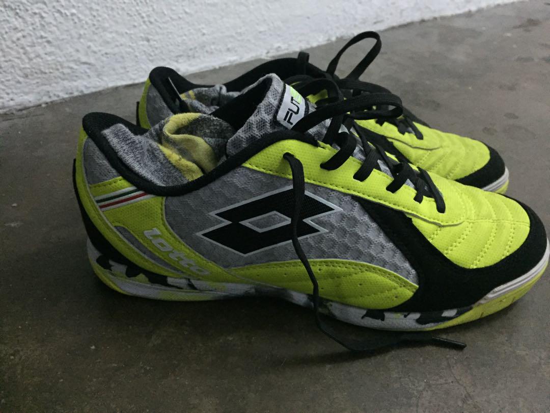 kasut futsal lotto
