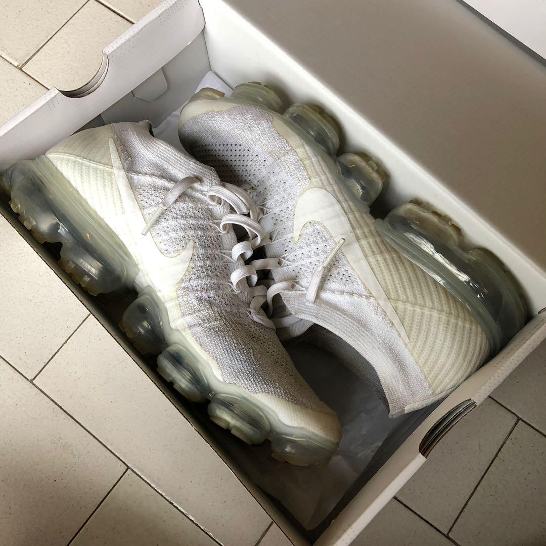 vapormax white christmas