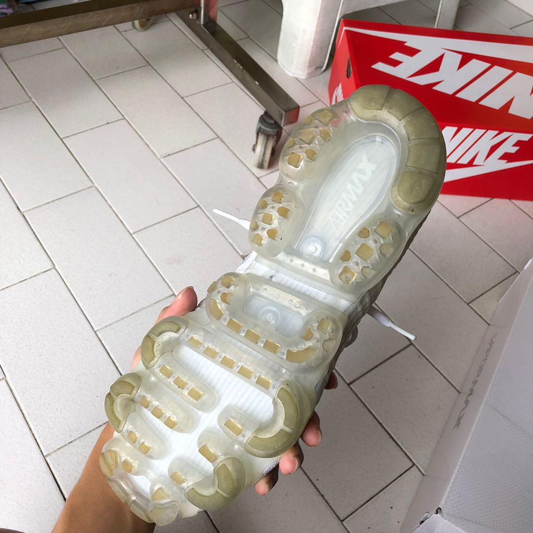 vapormax white christmas