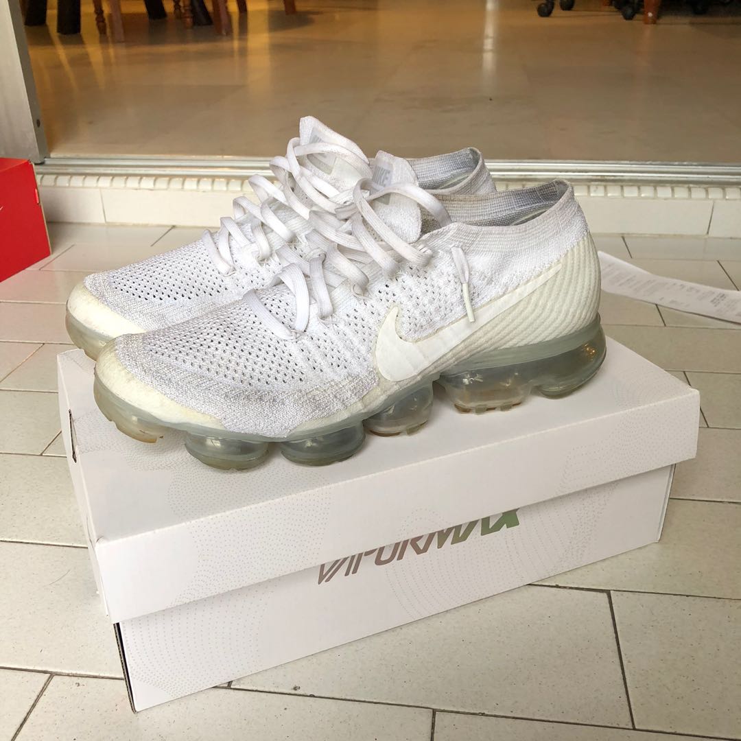 mens white nike vapormax flyknit