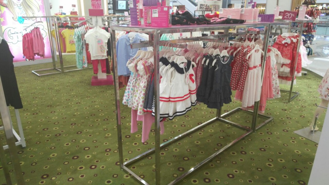 Rak Gantungan Baju Perabotan Rumah Di Carousell Pastikan memilih besi yang kuat dan stainless agar awet dan tidak. rak gantungan baju