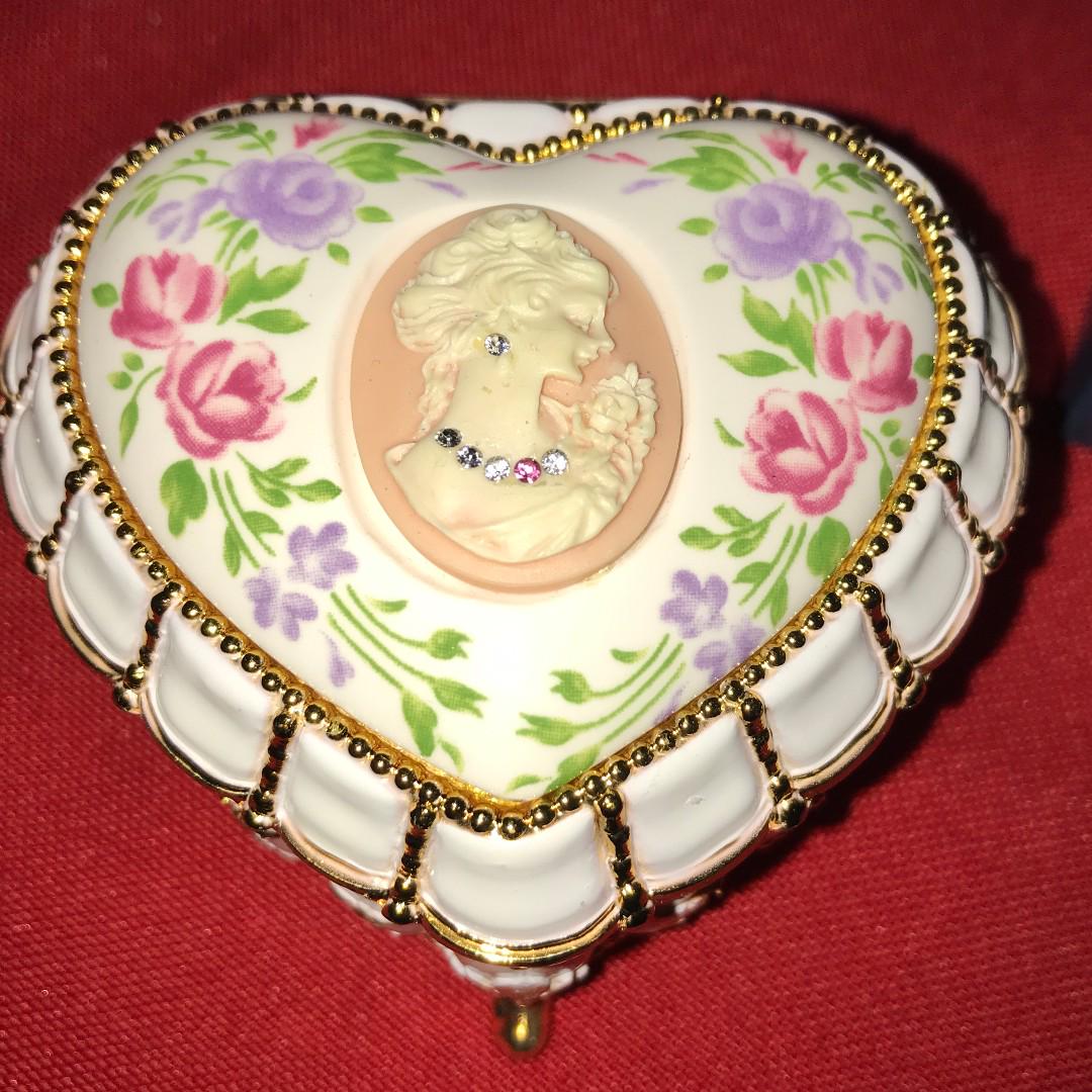 Small Music Box Jewel Box From Japan Plays When You Wish Upon A Star Women S Fashion Accessories Others On Carousell