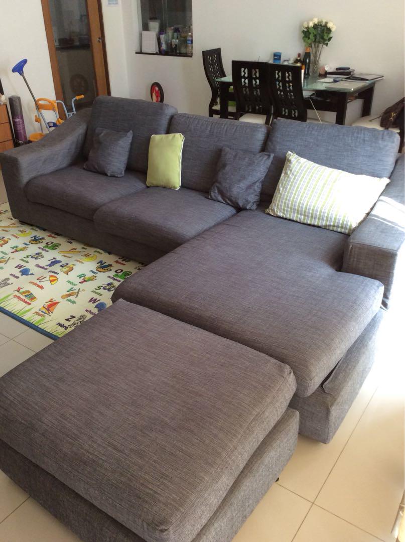 Sofa couch (Category: Sofas) located in Singapore. Submitted by rosey00 (Listing ID 188797973, Image 1). Description: .