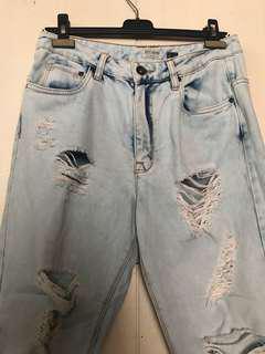 Mom’s boyfriend jeans