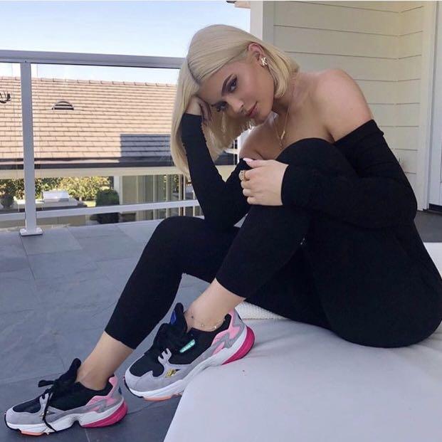 Kylie Falcon Sneakers Adidas Falcon Kylie Jenner, Fesyen Wanita
