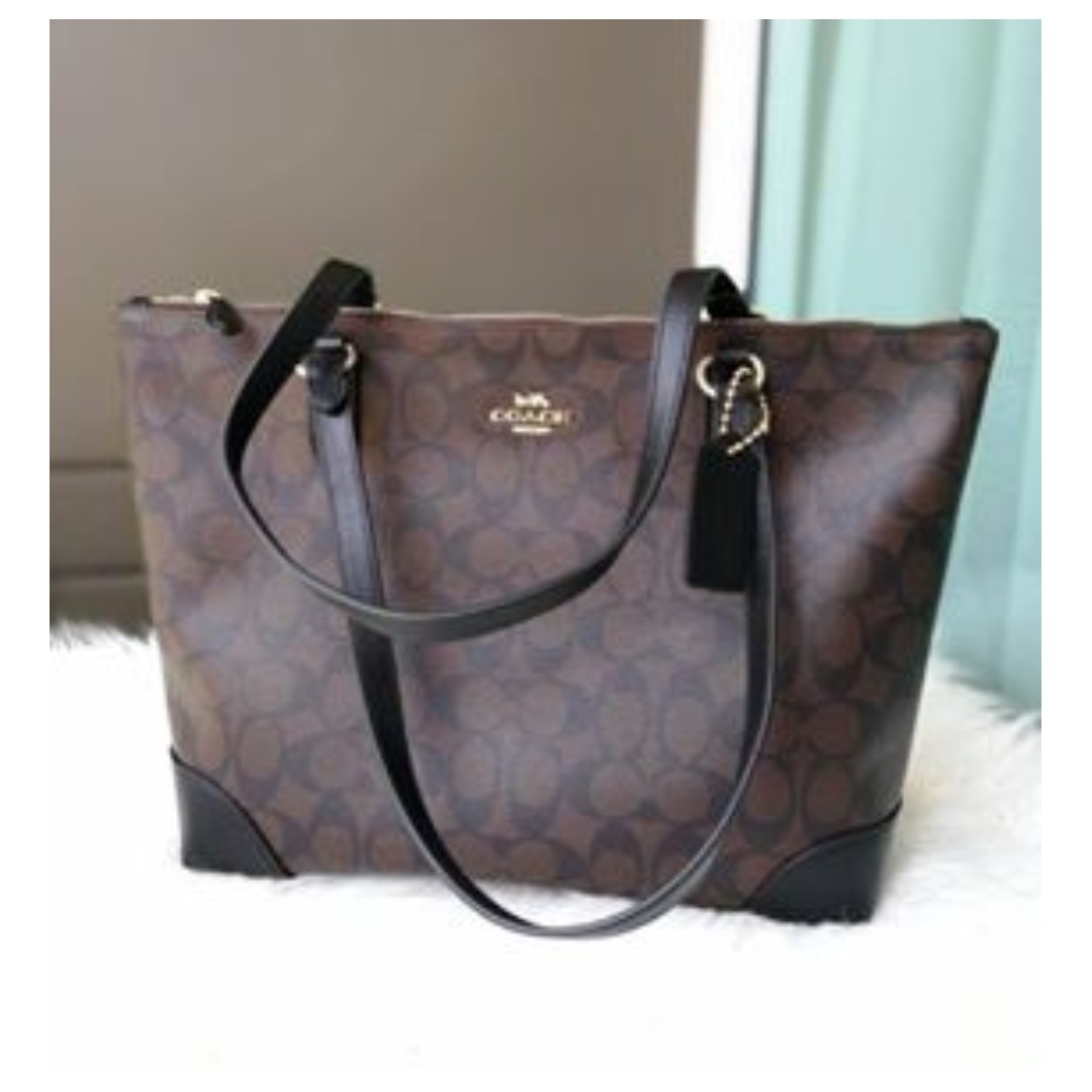 coach zip tote in signature canvas