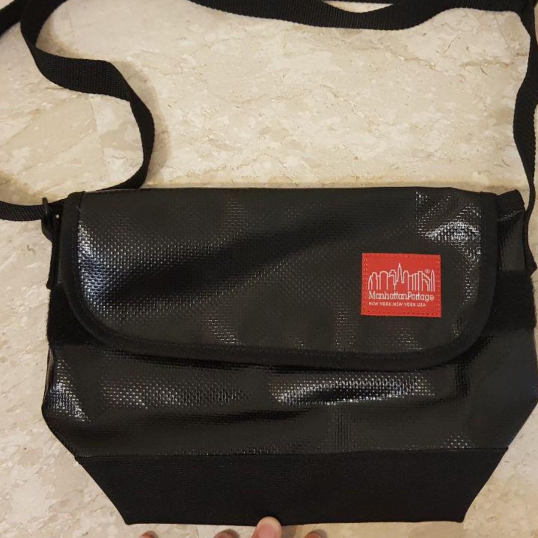 Vinyl messenger deals bag