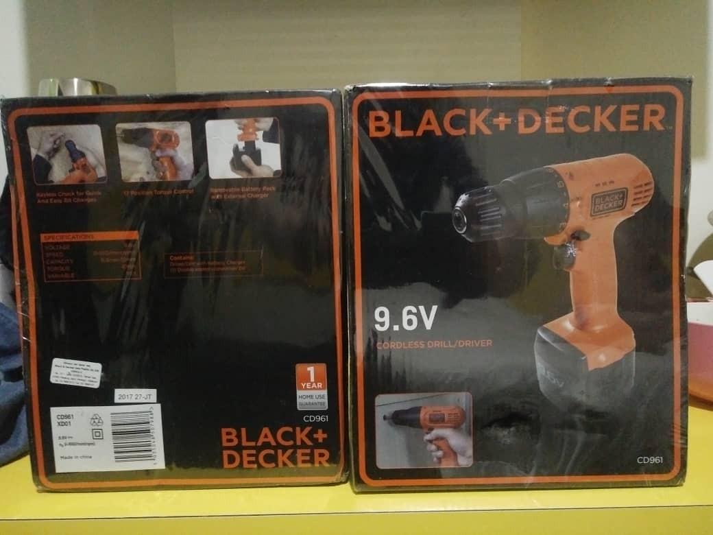 Black & Decker 9.6V Drilltool and Accessories 