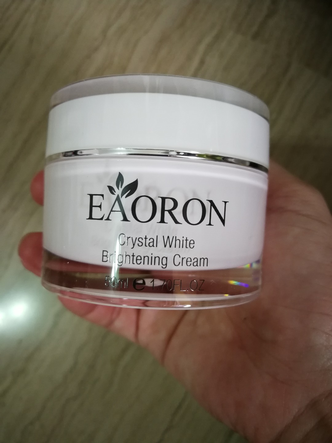 eaoron crystal white moisturiser