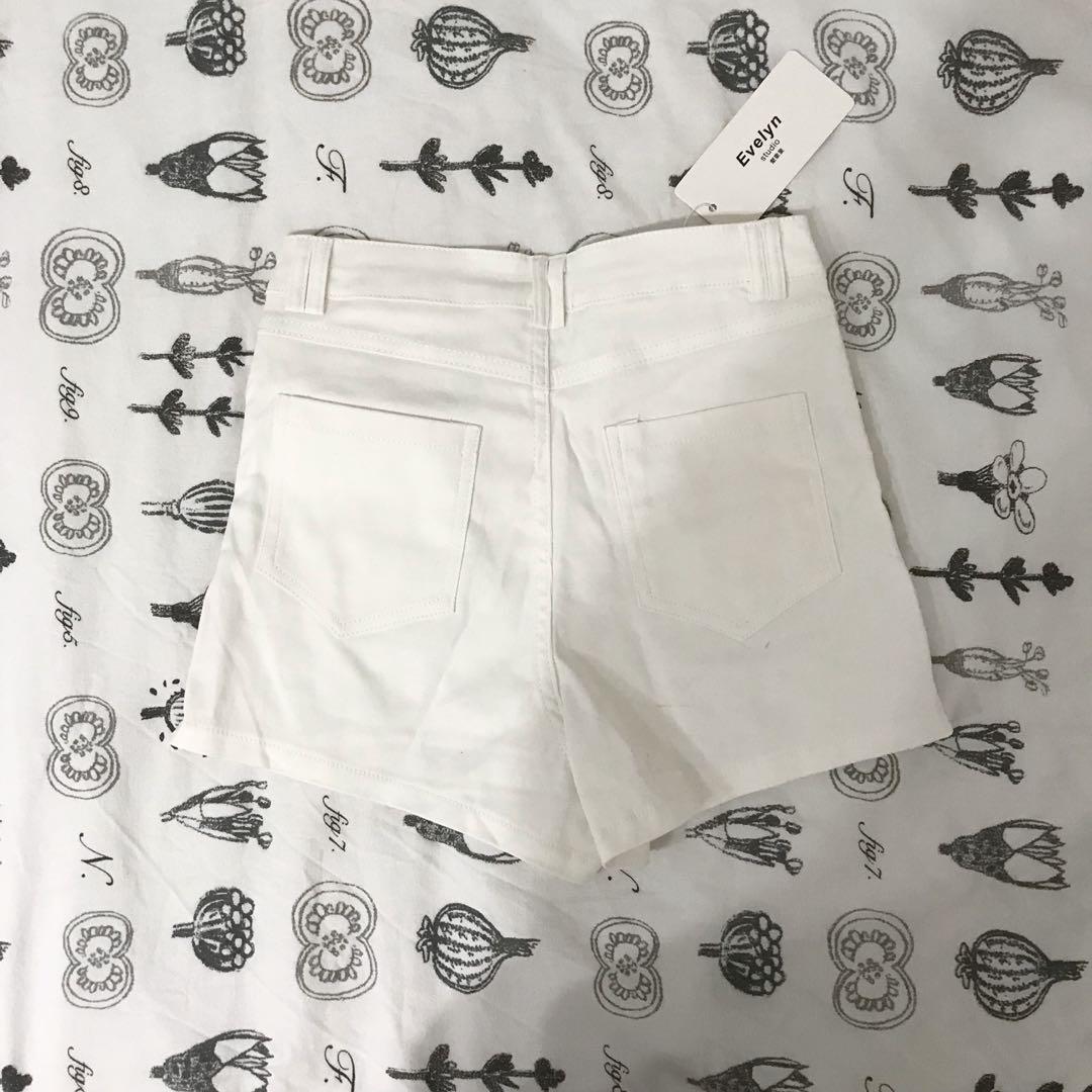Bnwt Ulzzang White Korean High Waisted Zip Up Denim Shorts Women S Fashion Clothes Pants Jeans Shorts On Carousell