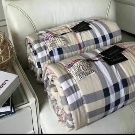 Burberry blanket set best sale